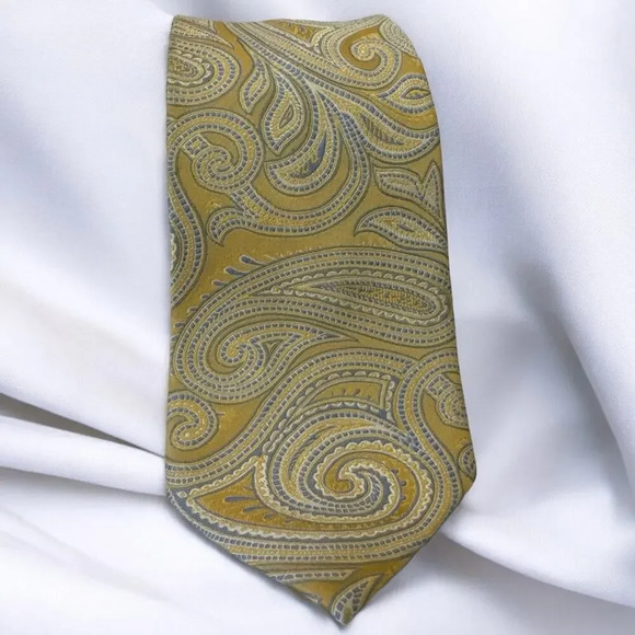 Michael Kors Men’s Yellow Paisley 100% Silk Necktie,  Men’s Preppy Paisley Tie - Picture 1 of 3